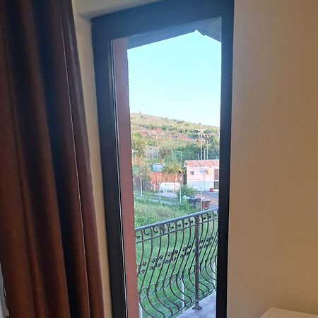 Apartament Teo Яш Стая снимка